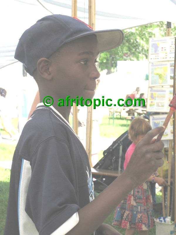 ../Images/AfricaFestival-27-28May05 099.jpg